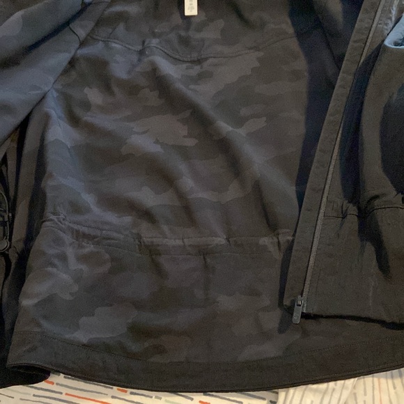 Lululemon hooded jacket water resistant - Picture 7 of 7